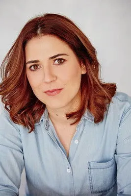 Samantha Tolj ha trabajado con Hannah Bath en 1 ocasiones