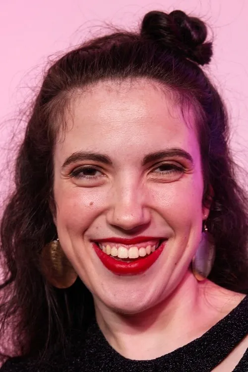 Hannah Diviney — personaje: Sarah