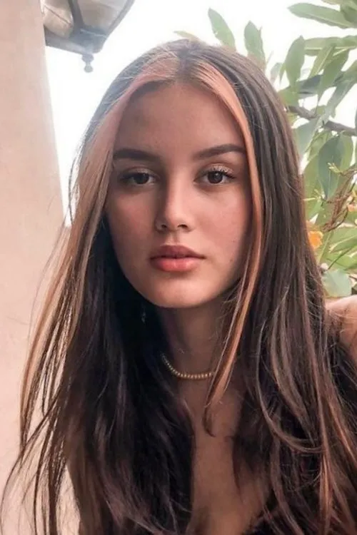 Bukie B. Mansyur ha trabajado con Hannah Hanon en 1 ocasiones