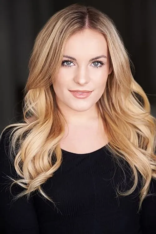 Hannah Hunt interpretando a Cassie