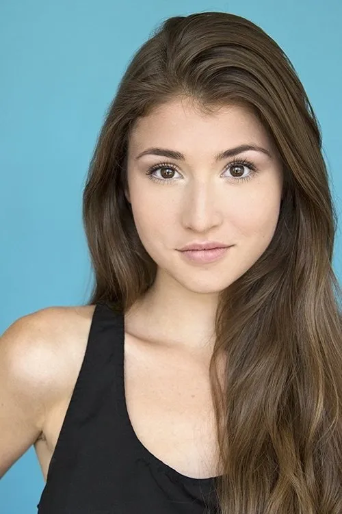 Hannah Vandenbygaart interpretando a Cathy Burton