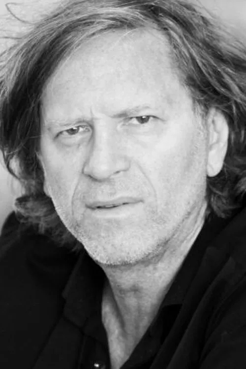 Hans Henrik Wöhler interpretando a Voice