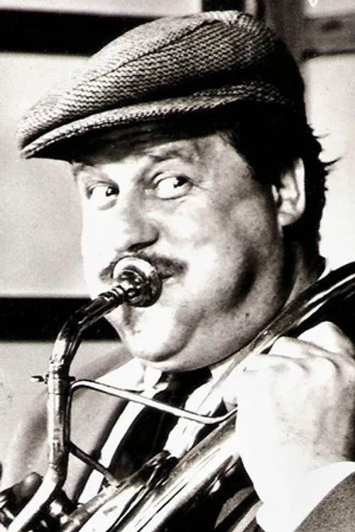 Hans Kaart interpretando a Huipie