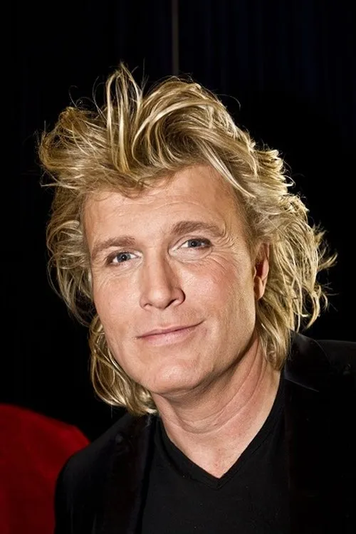 Hans Klok interpretando a Himself
