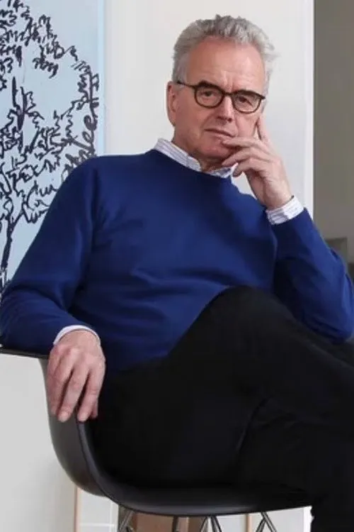 Hans Mayer interpretando a Self