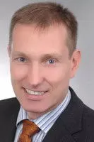 Hans Runge interpretando a Hans