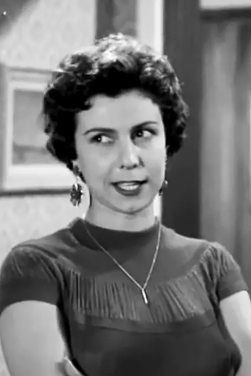 Haris Kamili interpretando a Lola