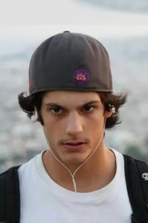 Haris Markou interpretando a 