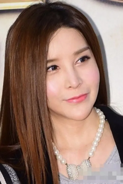 Harisu interpretando a young Madam Umeki