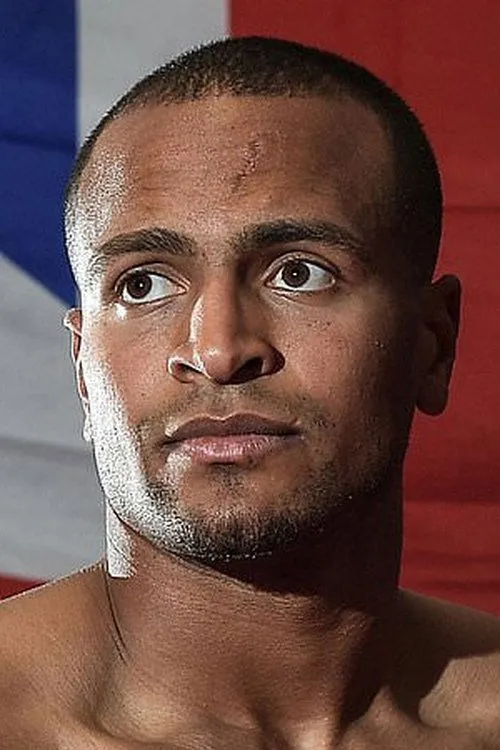 Harlem Eubank interpretando a Self