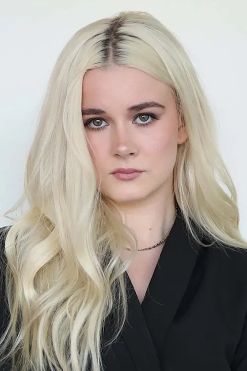 Harlow Jane interpretando a Tereza Szyskowski