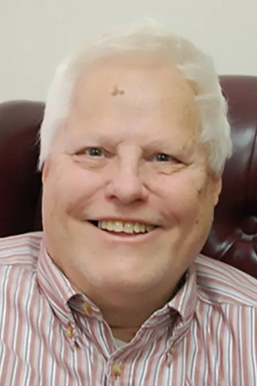 Harold E. Finch interpretando a Air Force General