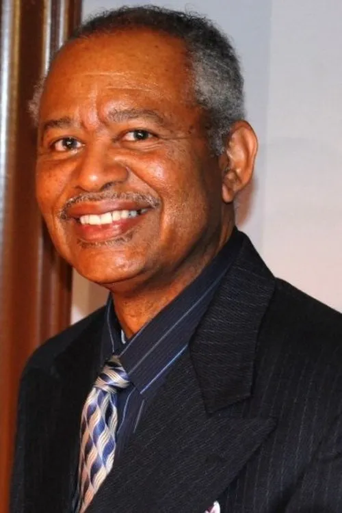 Thomas Tah Hyde III ha trabajado con Harold Evans en 2 ocasiones