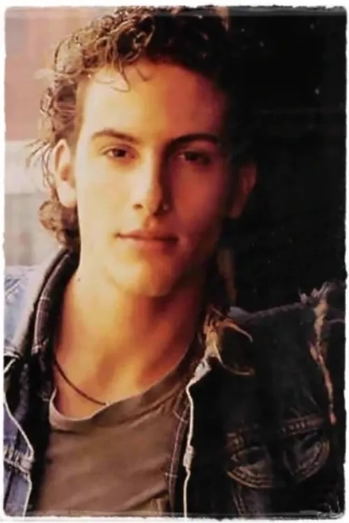 Harold Pruett interpretando a Gary Watson