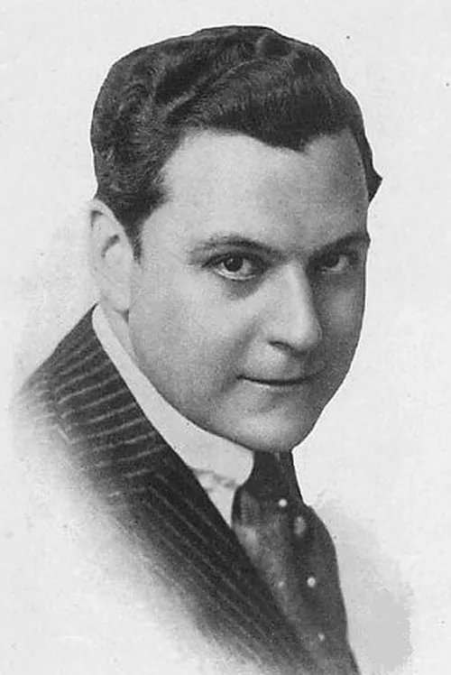 Harry Benham interpretando a Harry Twombly