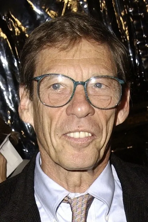 Harry Gittes interpretando a Self