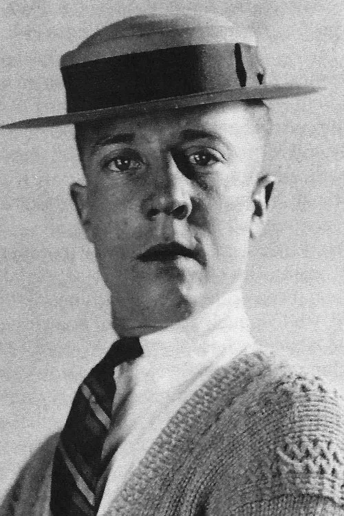 Timothy Farrell ha trabajado con Harry Keaton en 3 ocasiones