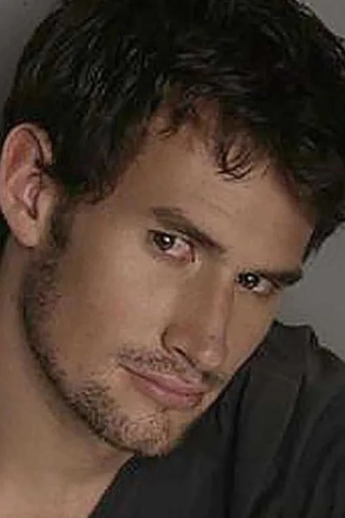 Harry Key interpretando a Auctioneer