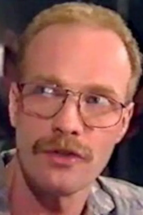 Harry Killer interpretando a Husband