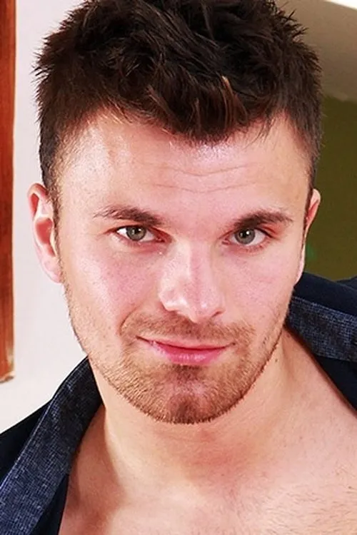 Harry Vakker interpretando a