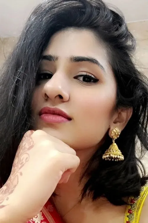 Harsha Chopda — personaje: Ananya