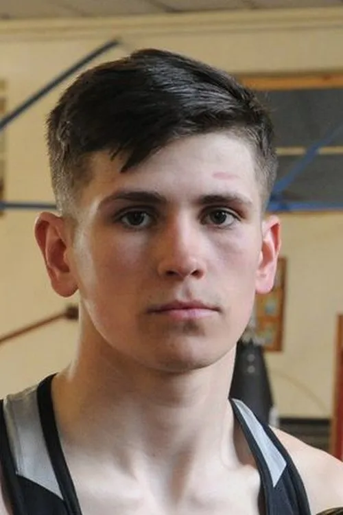 Harvey Lambert interpretando a Self