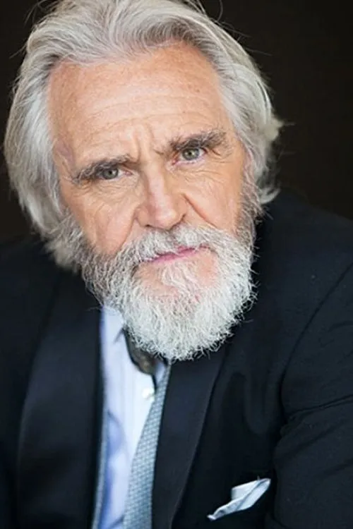 Chuck Carter ha trabajado con Harwood Gordon en 1 ocasiones