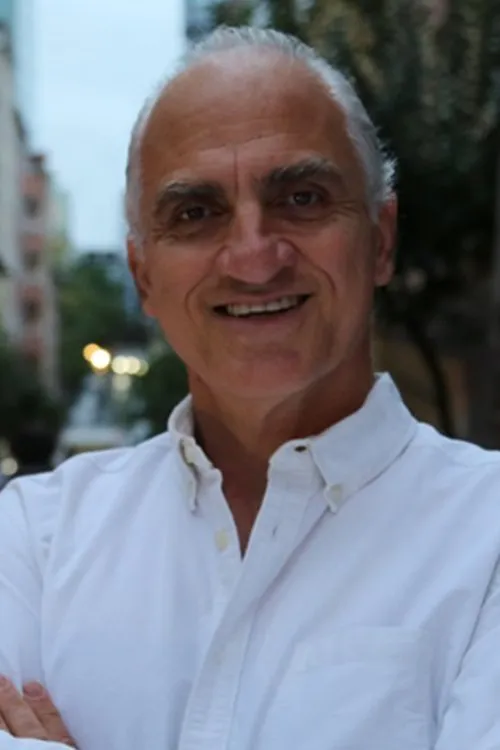 Hasan Uzma interpretando a Baba