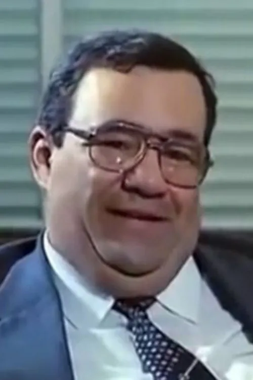 Hassan Hussein interpretando a ??? - ???? ?????? ???????