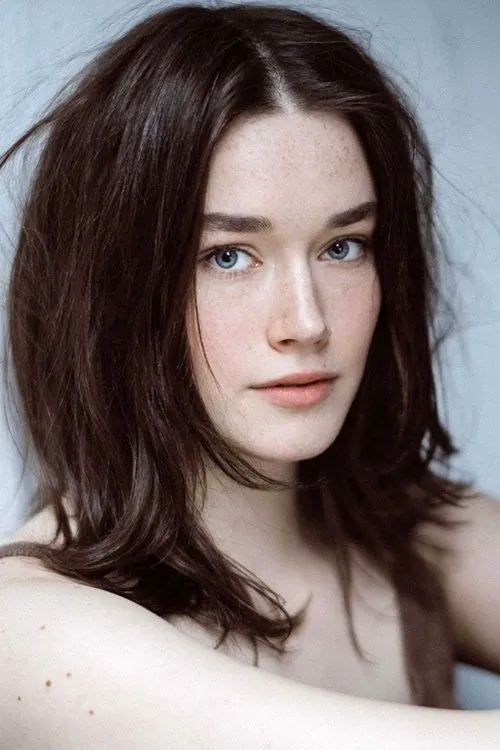 Julia Harari ha trabajado con Hattie Hook en 1 ocasiones