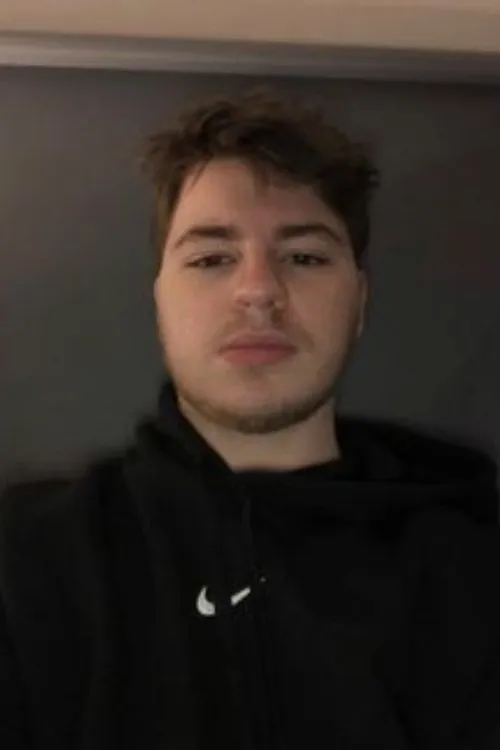 DoDo Tosti-Guerra ha trabajado con Hayden LeCras en 1 ocasiones