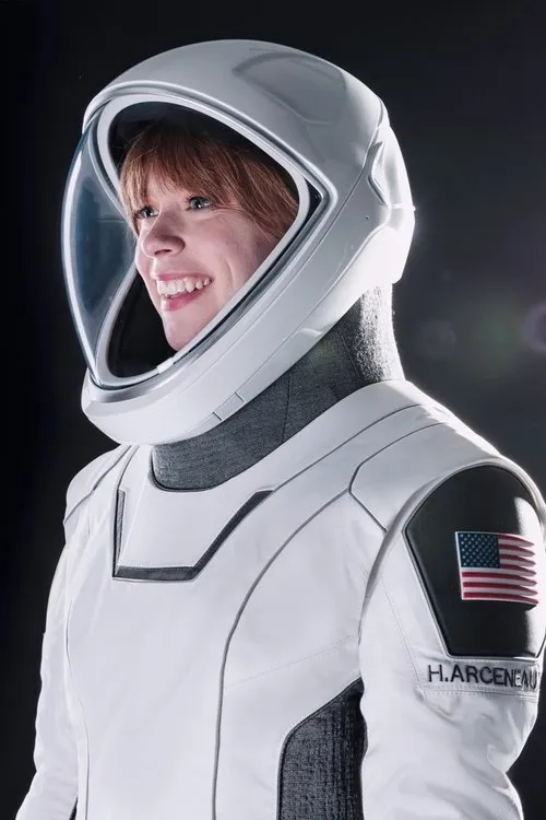 Evan Spiridellis ha trabajado con Hayley Arceneaux en 1 ocasiones