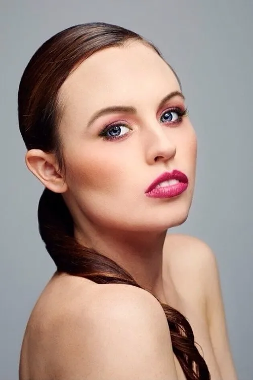 Hayley Gia Hughes en su biografía y filmografía