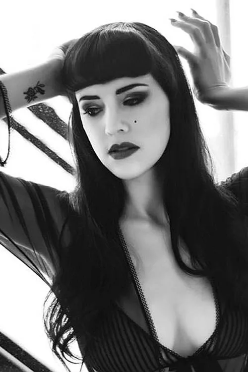 Jezebel Express ha trabajado con Hazel Honeysuckle en 1 ocasiones