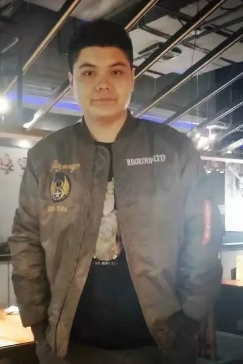 He Ba en su biografía y filmografía