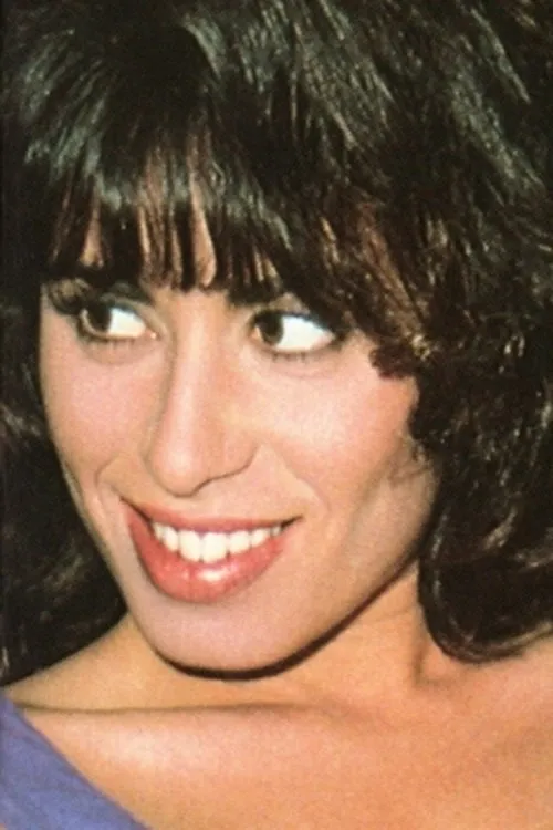 Heather Lee interpretando a 