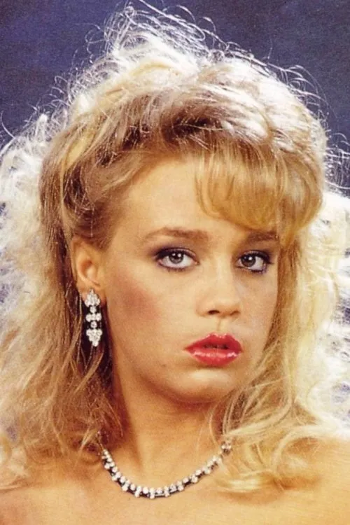 Heather Lere interpretando a Apache