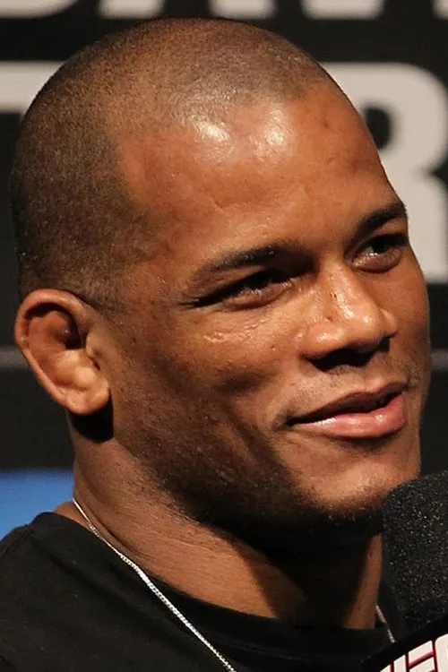 Hector Lombard interpretando a Self