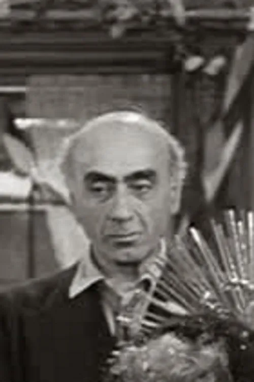 Hector V. Sarno interpretando a Pop Fry