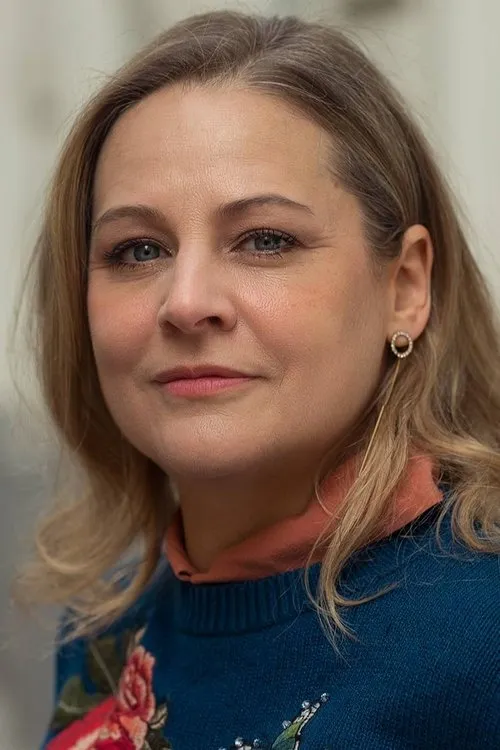 Heidelinde Pfaffenbichler interpretando a Katja