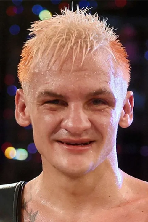 Hekkie Budler interpretando a Self