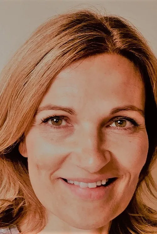 Debra Stephenson ha trabajado con Helen Coverdale en 1 ocasiones