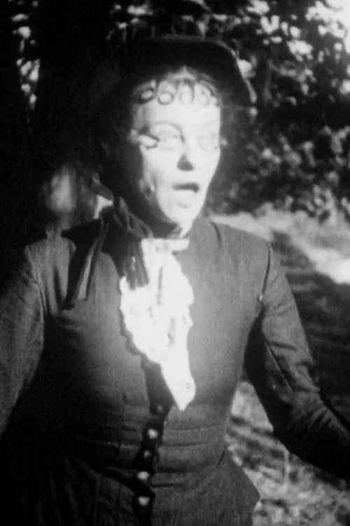 Helen Gerould Rose interpretando a Undetermined Role