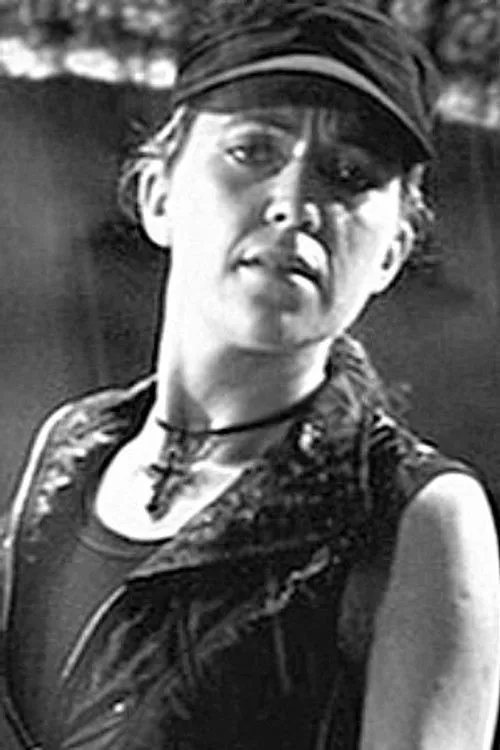 Ethan Maniquis ha trabajado con Helen Kirk en 1 ocasiones