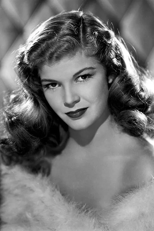 Helen Talbot interpretando a Marion Brennan