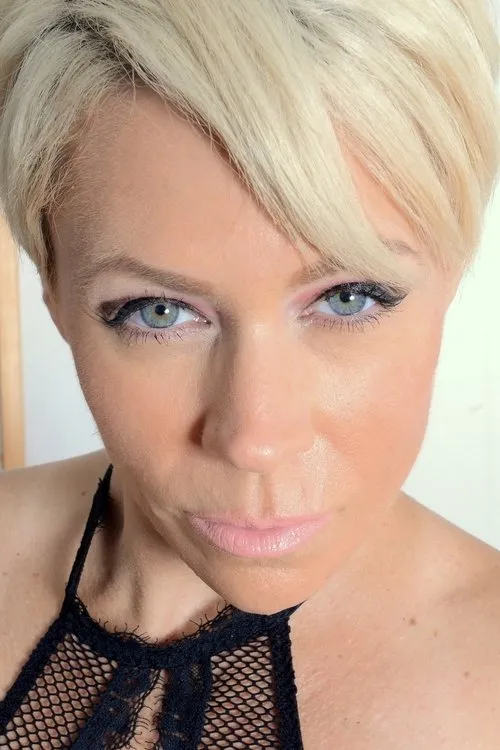 Helena Locke interpretando a 