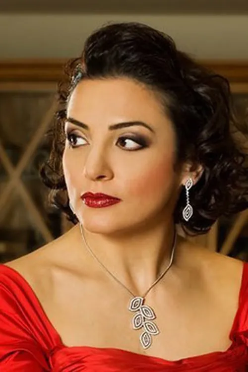 Helena Yaralova interpretando a Rossa