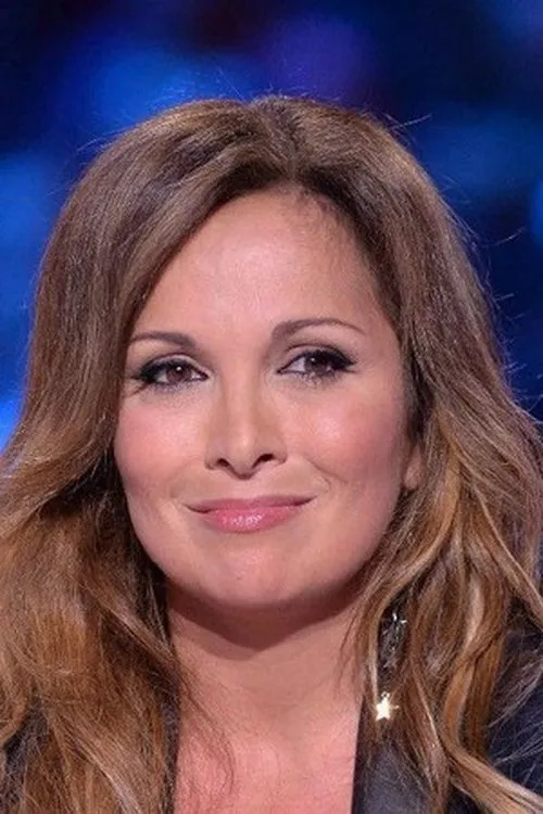 Hélène Ségara interpretando a Narrator (voice)