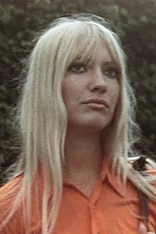 Hélène Soubielle interpretando a Jacqueline