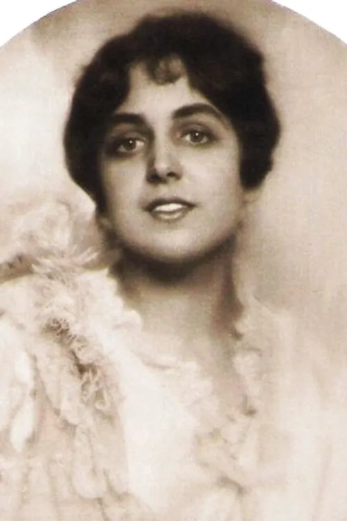 Hella Moja interpretando a 